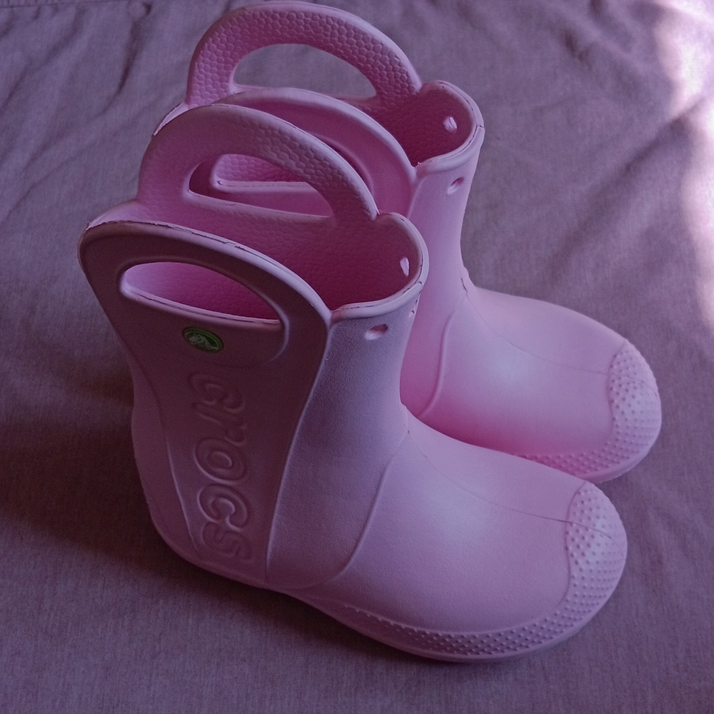 Children's Crocs Rainboots. Pink. Size 12.